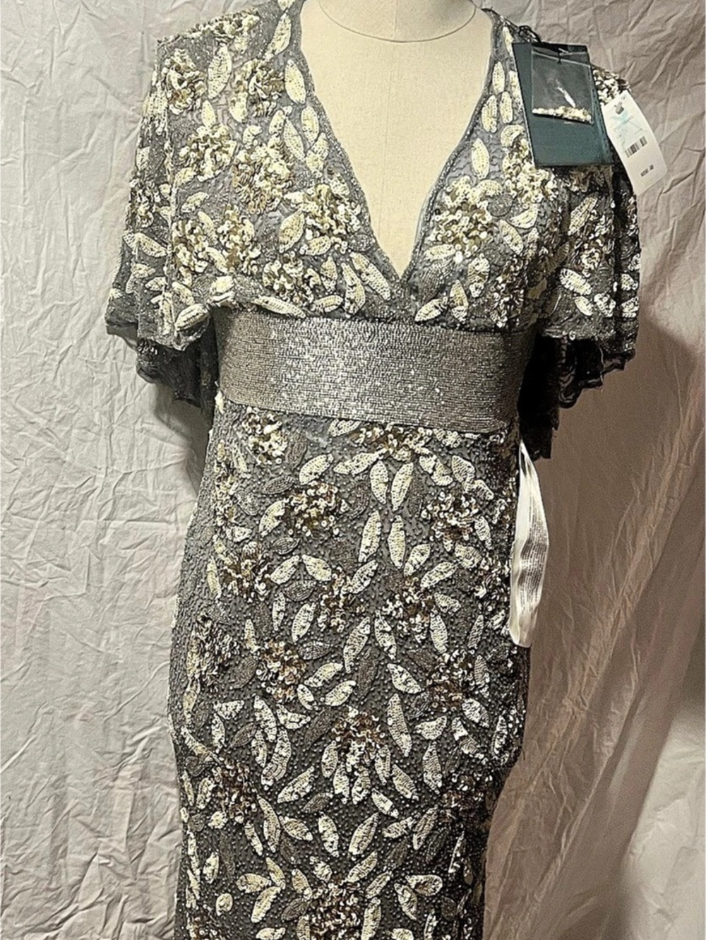 Mac Duggal Sequin Floral Maxi Dress in Gray & Gold Size 6 NWT